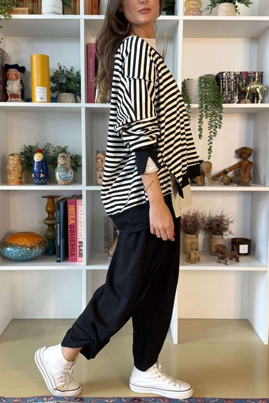 The Sunday Morning Stripe V Slouch Sweatshirt Black Ecru